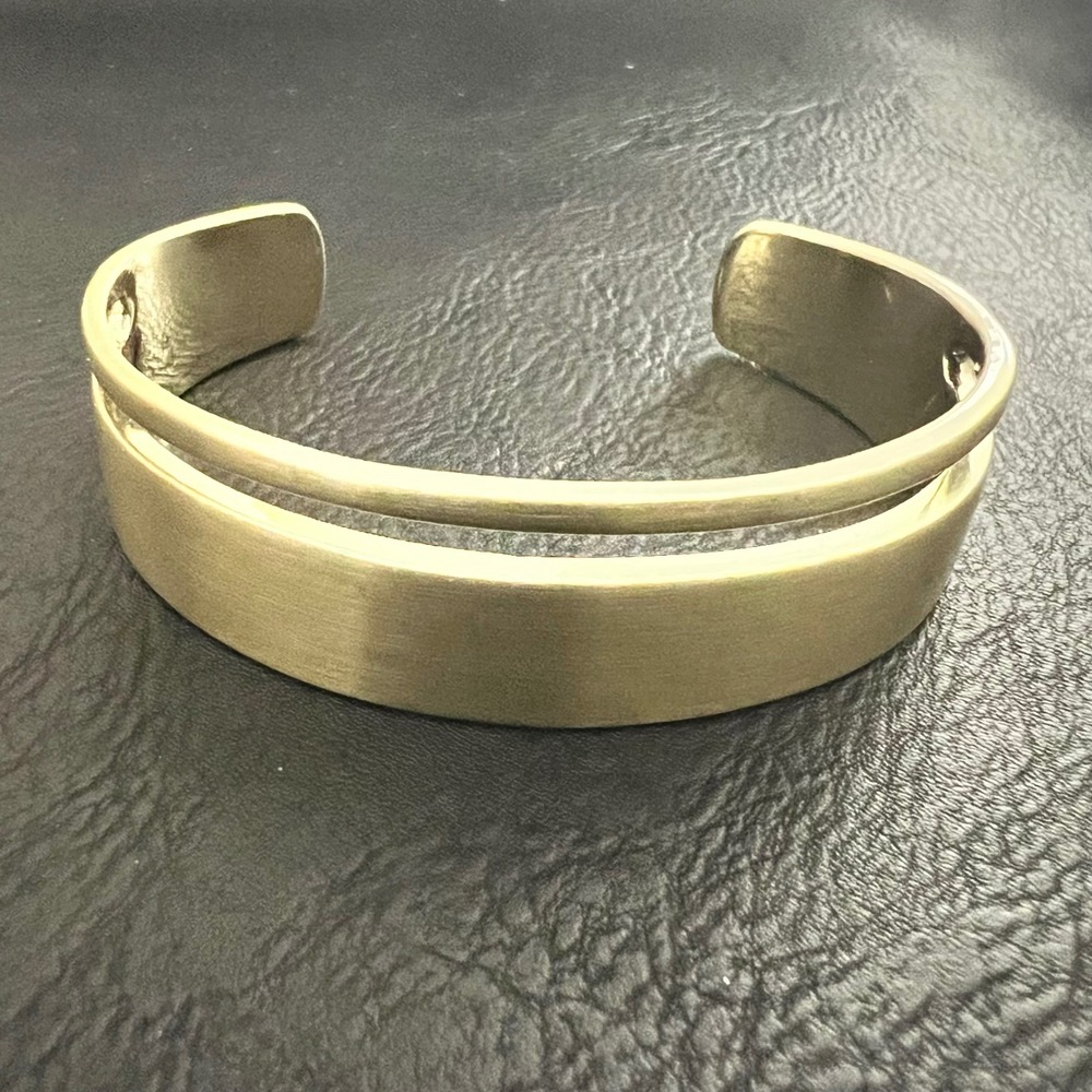 Jen Atkin x Chloe + Isabel Matte Gold Split Cuff Bracelet 6.5 Minimalist Y2K - Picture 2 of 6